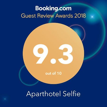 Aparthotel Selfie Batumi Exteriör bild
