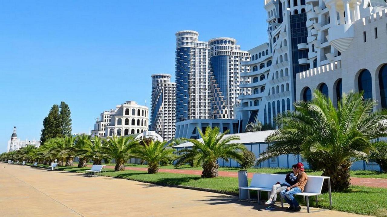 Aparthotel Selfie Batumi Exteriör bild