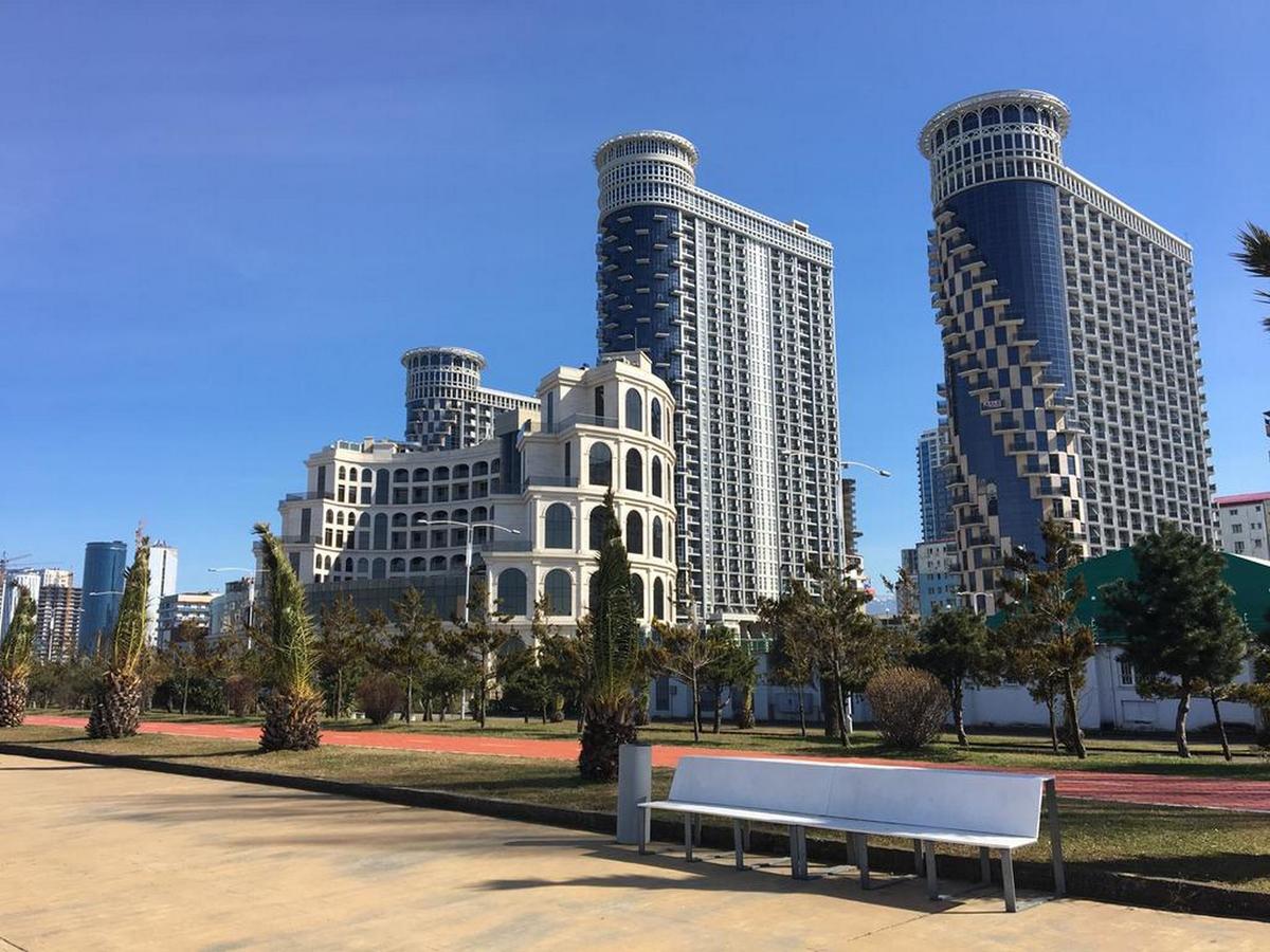 Aparthotel Selfie Batumi Exteriör bild