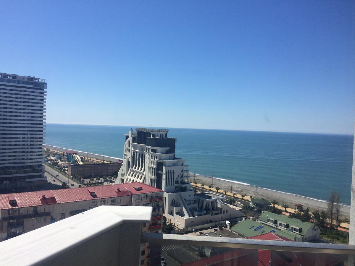Aparthotel Selfie Batumi Exteriör bild