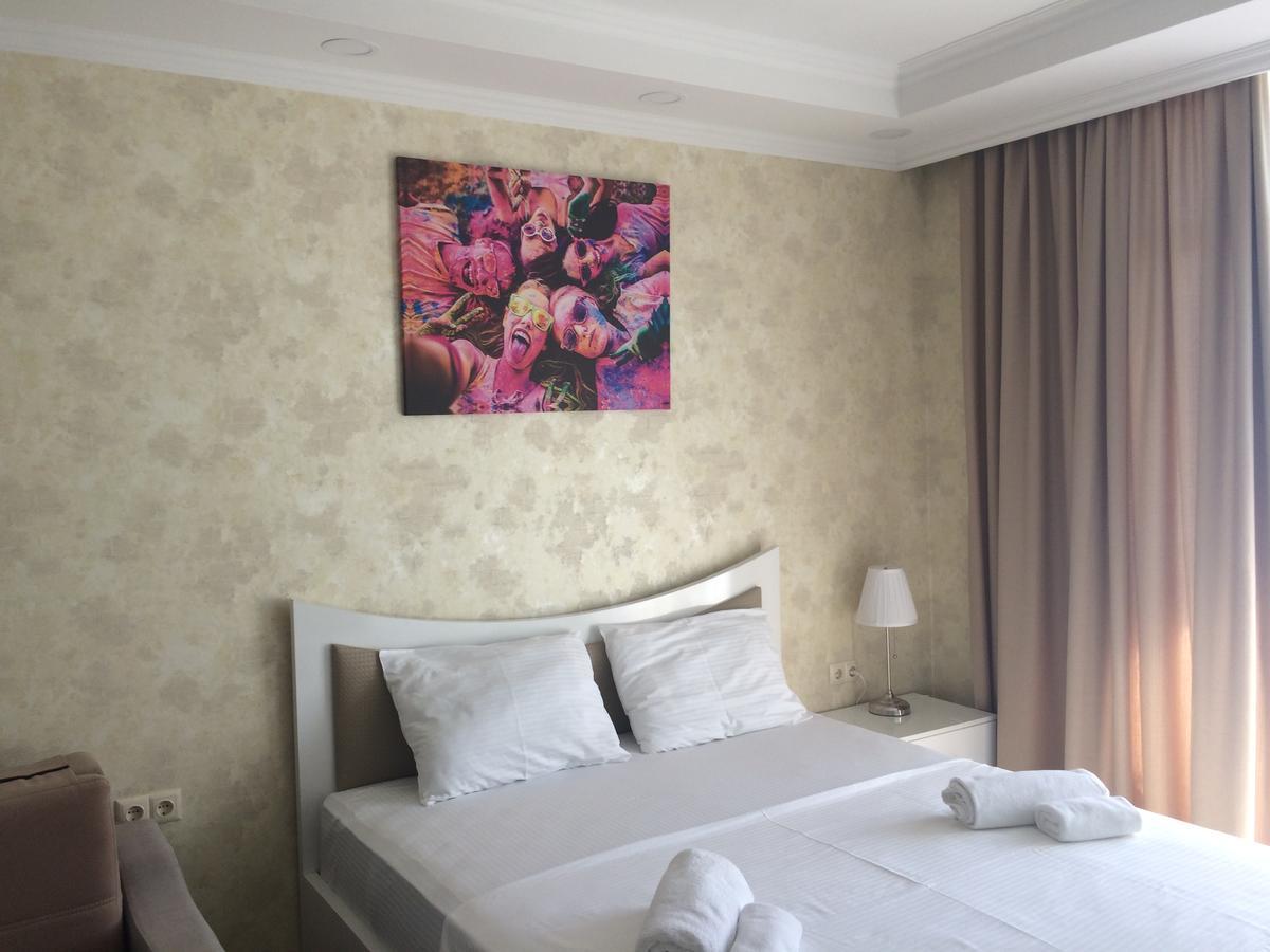 Aparthotel Selfie Batumi Exteriör bild